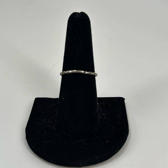 Sterling silver stackable ring size 6.5 - Picture 1 of 5